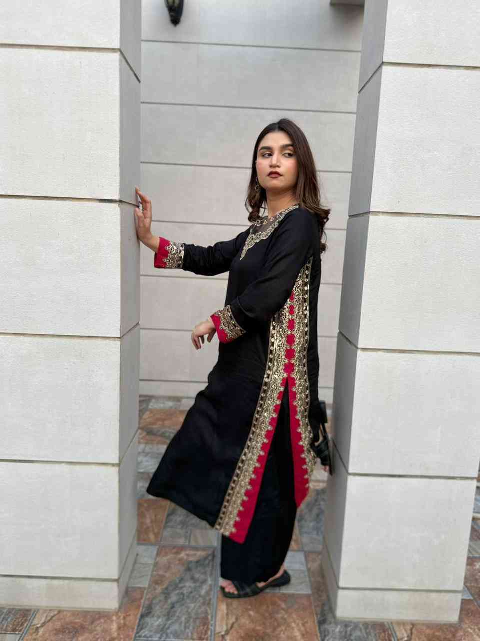 Scarlet Royale 2pc Stitched