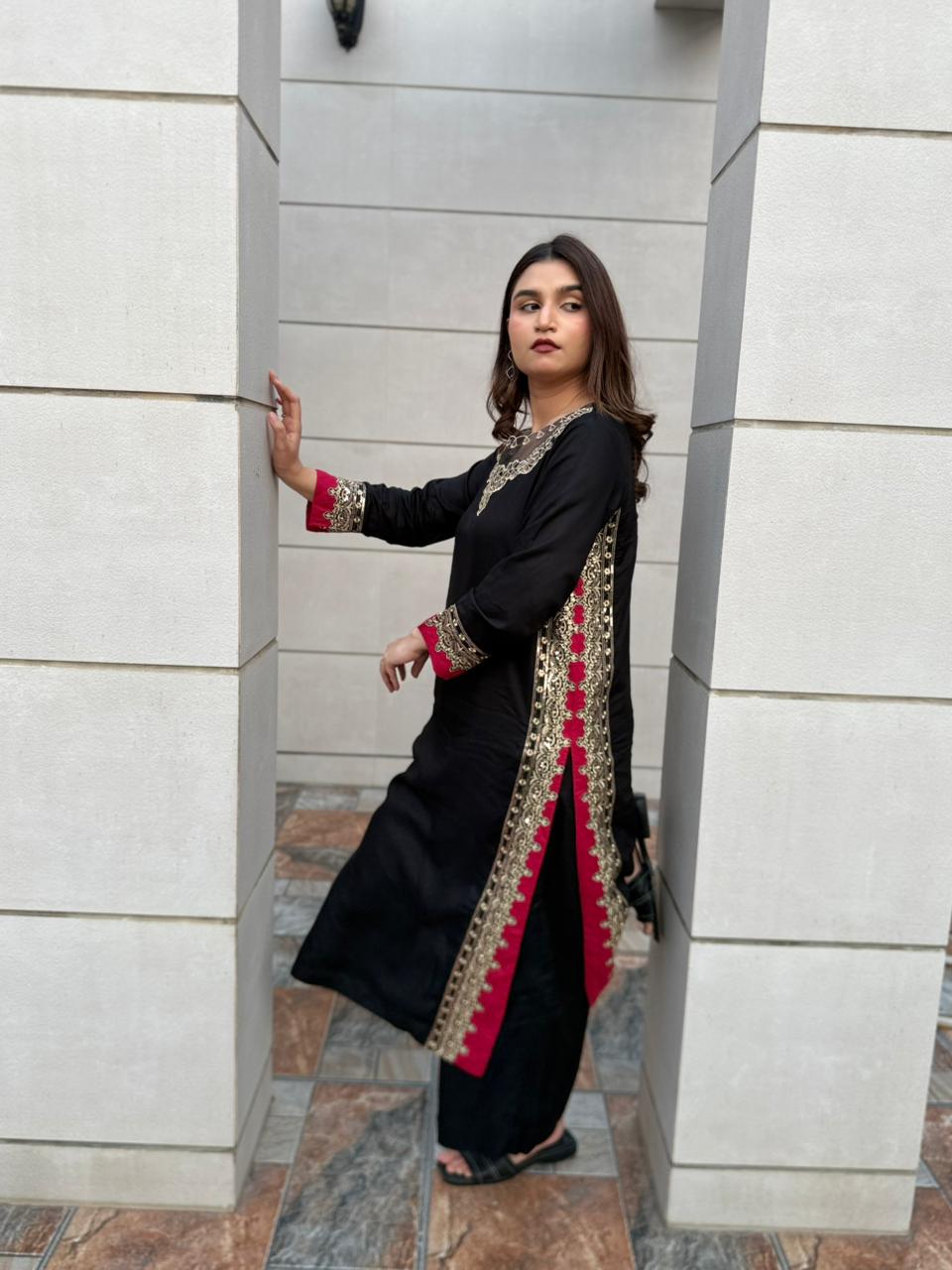 Scarlet Royale 2pc Stitched