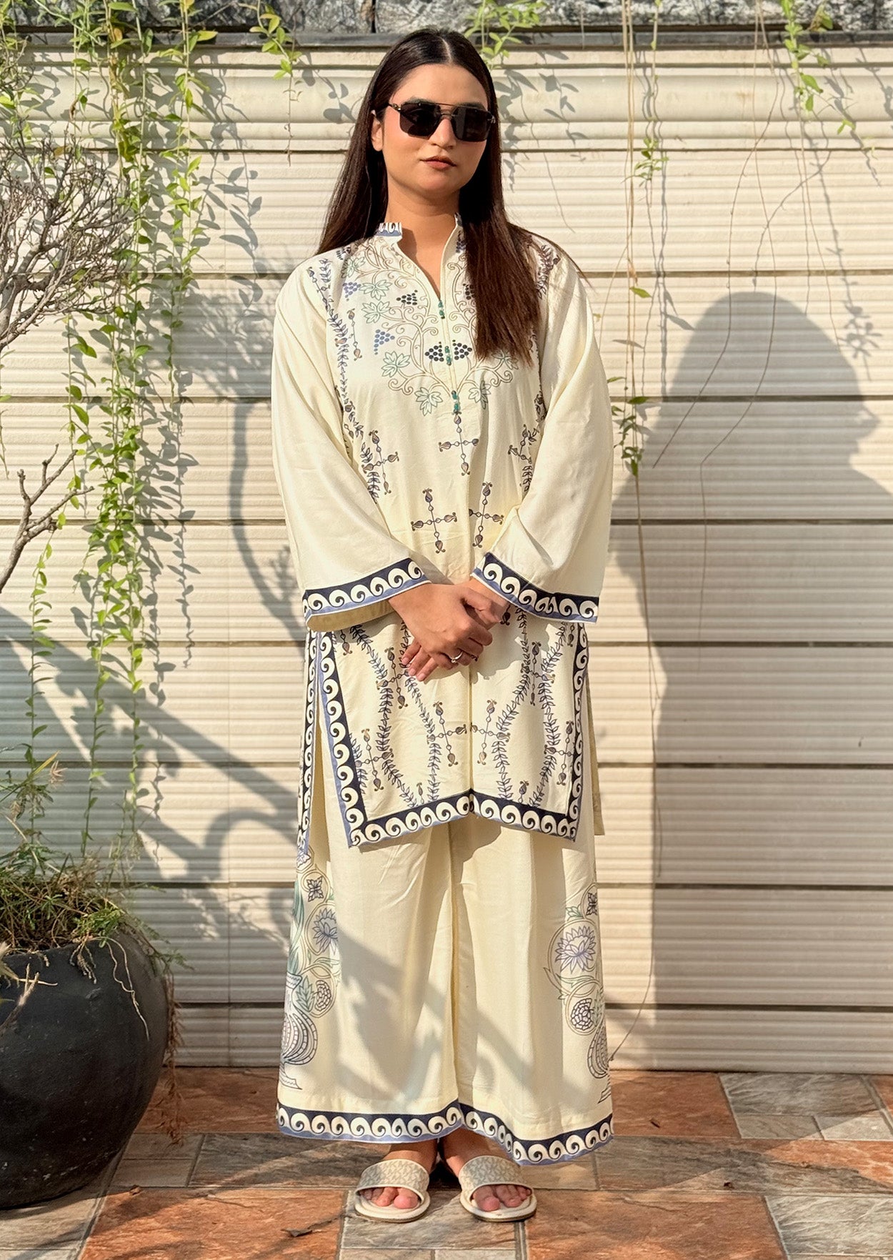 Pearl Petals 2pc stitched