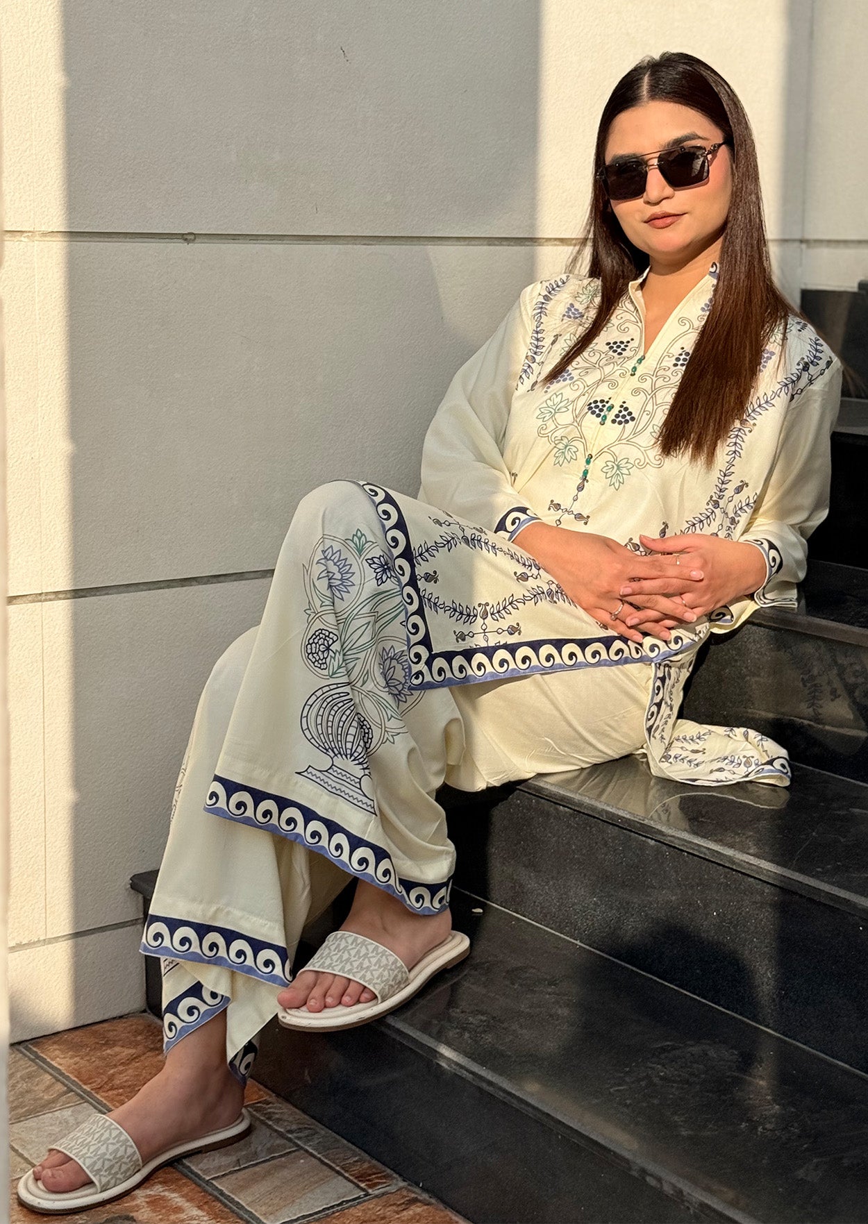 Pearl Petals 2pc stitched