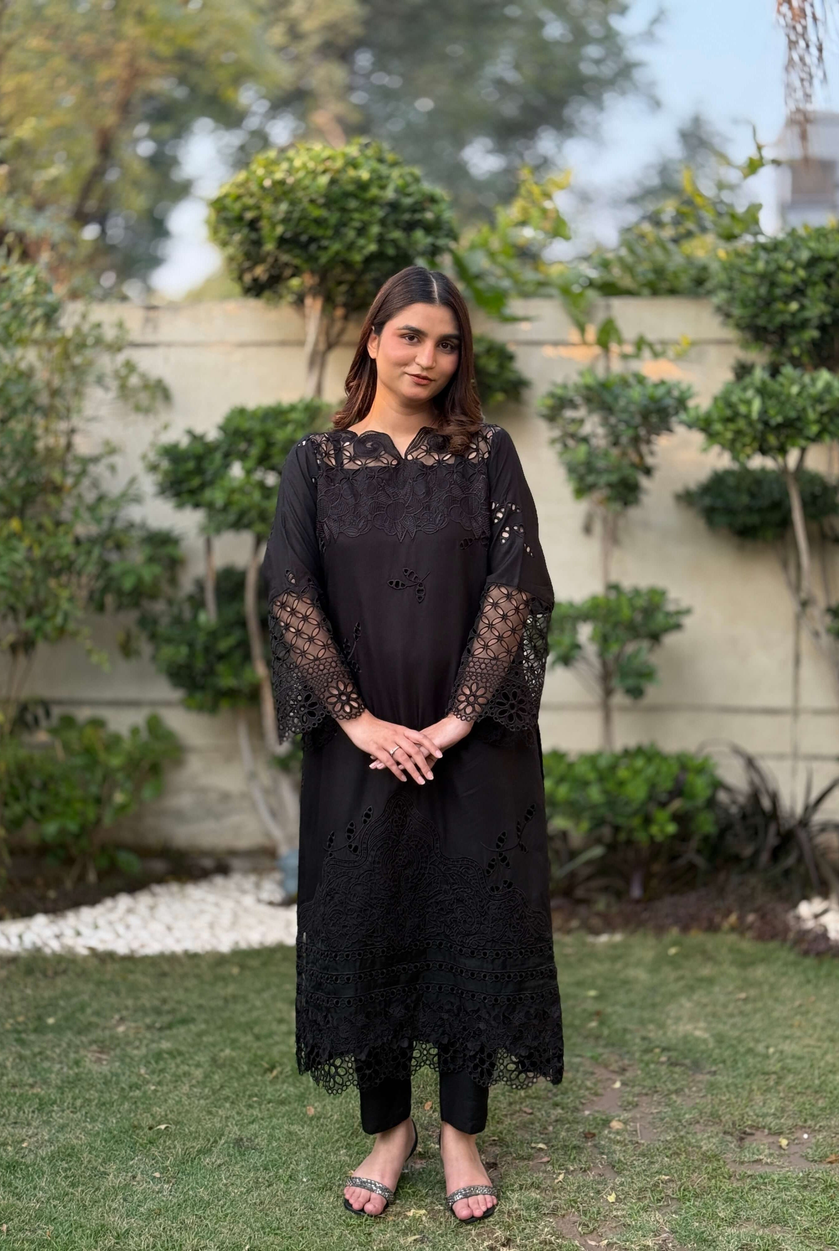 Sayne 2pc Stitched embroidered