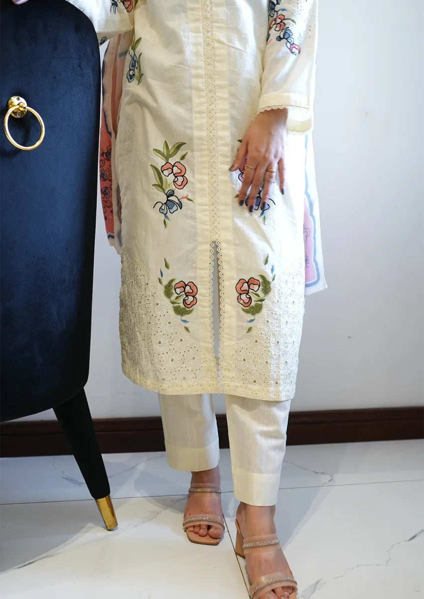 YAREL 3pc Stitched embroidered