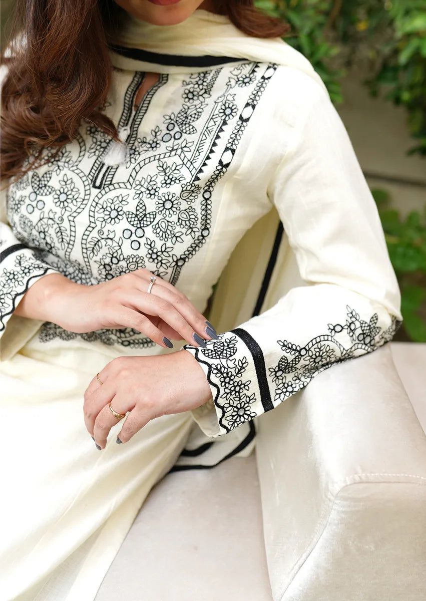 Monochrome Muse 3pc Stitched embroidered