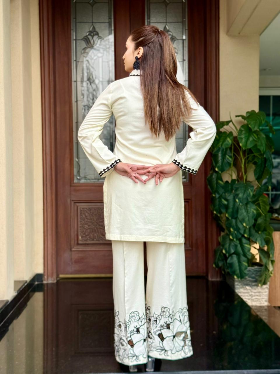 Artara 2 pieces stitched